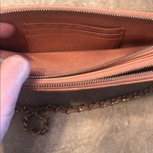 Chanel peach clutch - Picture 6 of 7